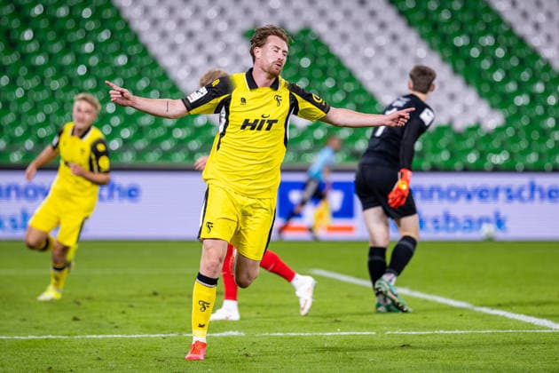 Jannik Mause of SC Fortuna Cologne, 37, celebrates the goal that made the score 1–2 (GER), TSV Havelse vs. SC Fortuna Cologne, soccer, 3rd Division, Matchday 7, 2026–2027 season, September 25, 2026 DFL regulations prohibit the use of photographs as image sequences and or quasi-video footage GER, TSV Havelse vs. SC Fortuna Cologne, soccer, 3rd Division, Matchday 7, 2026–2027 season, September 25, 2026, Hanover Copyright: xEibner-Pressefoto JanxRollingerx EP_JSK