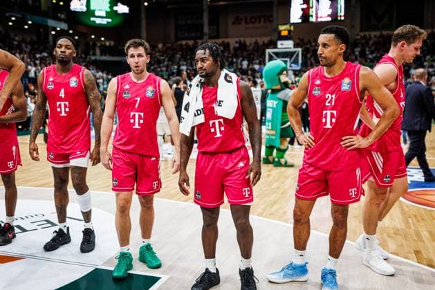 Jeff Garret Jr. Telekom Baskets Bonn, Grayson Murphy Telekom Baskets Bonn, John Michael Wright Telekom Baskets Bonn, Joel Aminu Telekom Baskets Bonn, Patrick Heckmann Telekom Baskets Bonn, grief, disappointment, emotions Vet Concept Gladiators Trier vs. Telekom Baskets Bonn, basketball, easyCredit BBL, Matchday 2, 2026–2027 Season, September 25, 2026 Vet Concept Gladiators Trier vs. Telekom Baskets Bonn, Basketball, easyCredit BBL, Matchday 2, 2026–2027 Season, September 25, 2026 Copyright: xEibnerxPressefotox EP_ANS