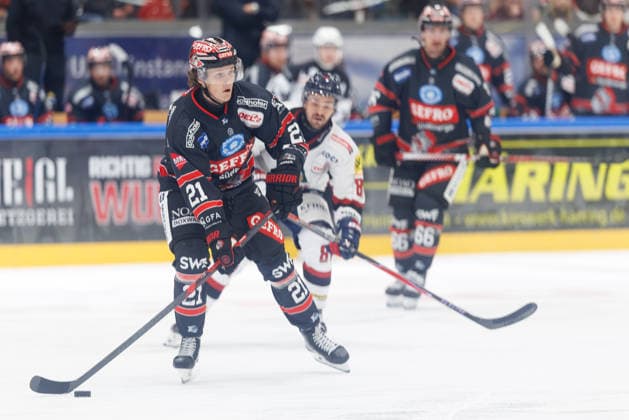 Marvin Schmid, 21, of the ECDC Memmingen Indians during the game between the ECDC Memmingen Indians and EHC Freiburg, ice hockey, men s, DEL2, 2026–2027, Matchday 3 on September 25, 2026, in Memmingen, Kutter Arena, Bavaria, Germany
