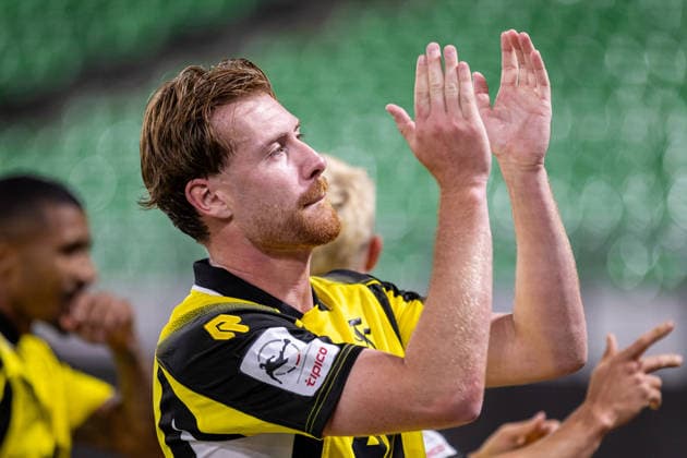 Jannik Mause of SC Fortuna Cologne, 37, celebrates after the 1–3 victory. GER, TSV Havelse vs. SC Fortuna Cologne, Soccer, 3rd Division, Matchday 7, 2026–2027 season, September 25, 2026 DFL regulations prohibit the use of photographs as image sequences and or quasi-video GER, TSV Havelse vs. SC Fortuna Cologne, soccer, 3rd Division, Matchday 7, 2026–2027 season, September 25, 2026, Hanover Copyright: xEibner-Pressefoto JanxRollingerx EP_JSK
