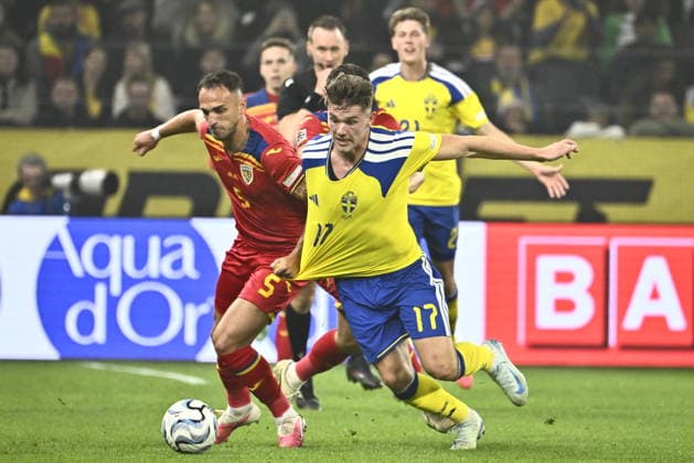 STOCKHOLM, SWEDEN 20260925 Romania s Virgil GhiÅ£Äƒ and Sweden s Viktor Gyökeres during Friday s Nations League soccer match between Sweden and Romania at Strawberry Arena, STOCKHOLM, SWEDEN x10090x  Copyright: xClaudioxBresciani TTx NATIONS LEAGUE SVERIGE-RUMÄNIEN