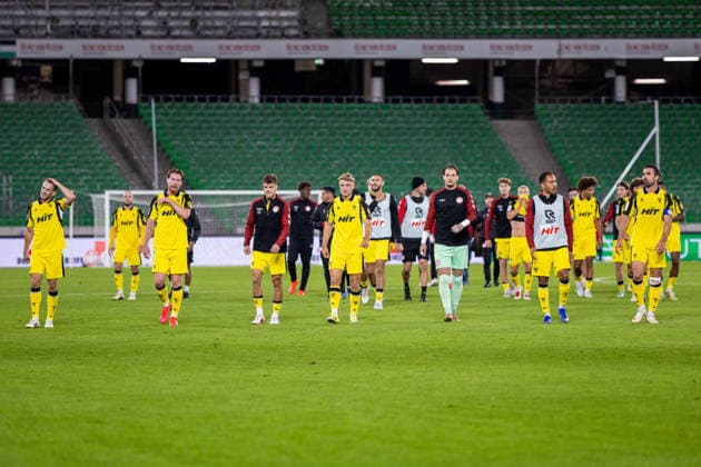 The SC Fortuna Cologne players celebrate after their 1–3 victory. GER, TSV Havelse vs. SC Fortuna Cologne, soccer, 3rd Division, Matchday 7, 2026–2027 season, September 25, 2026 DFL regulations prohibit the use of photographs as image sequences and or quasi-video GER, TSV Havelse vs. SC Fortuna Cologne, soccer, 3. Liga, Matchday 7, 2026–2027 season, September 25, 2026, Hanover Copyright: xEibner-Pressefoto JanxRollingerx EP_JSK
