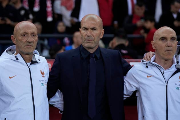 September 25, 2026, Kocaeli, Kocaeli, Turkey: Zinedine Zidane (C), head coach of France, looks on before the UEFA Nations League 2026 27 group phase match between Turkey and France at Kocaeli Stadium in Kocaeli, Turkey, on September 25, 2026. Turkey V France - UEFA Nations League 2026 27 Group A1 MD1  - ZUMAu194 0867865236st Copyright: xTolgaxUluturkx