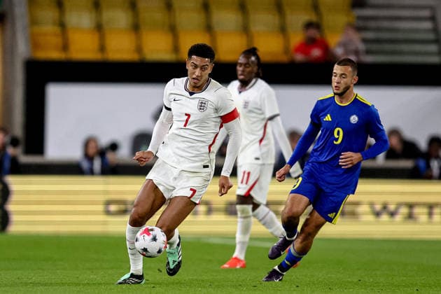 U21, U 21 England v U21 Kazakhstan, U21 UEFA EUROPEAN CHAMPIONSHIPS, Qualifier England U21 Midfielder Jobe Bellingham in action during the U21 UEFA EUROPEAN CHAMPIONSHIPS qualification match between U21 England and U21 Kazakhstan at Molineux, Wolverhampton, UK on 25 September 2026. Wolverhampton Molineux West Midlands UK Editorial use only , Copyright: xManjitxNarotrax PSI-24944-0009
