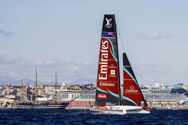 IPA88968917 - Day 1 of the Louis Vuitton 38th America s Cup Preliminary Regatta in Naples. AC40 foiling monotypes racing across the Gulf of Naples, featuring intense fleet action from all participating syndicates, including Emirates Team New Zealand, Luna Rossa Prada Pirelli, GB1, Tudor Team Alinghi, and other international teams on the official race course. During the Louis Vuitton 38th America s Cup Preliminary Regatta in Naples, a sailing race in Naples, Italy, on September 25, 2026 Copyright: xCarloxDixSanto IPAxSportx xx IPA88968917