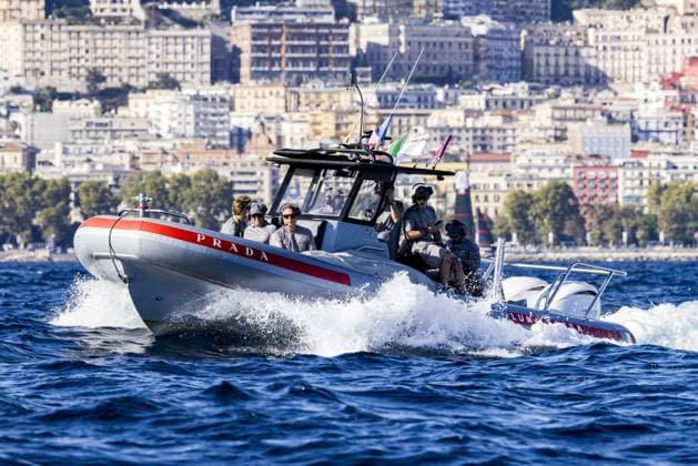 IPA88968919 - Day 1 of the Louis Vuitton 38th America s Cup Preliminary Regatta in Naples. AC40 foiling monotypes racing across the Gulf of Naples, featuring intense fleet action from all participating syndicates, including Emirates Team New Zealand, Luna Rossa Prada Pirelli, GB1, Tudor Team Alinghi, and other international teams on the official race course. During the Louis Vuitton 38th America s Cup Preliminary Regatta in Naples, a sailing race in Naples, Italy, on September 25, 2026 Copyright: xCarloxDixSanto IPAxSportx xx IPA88968919