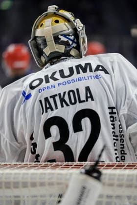 September 25, 2026, xhettx, Ice Hockey Penny DEL, Adler Mannheim vs. Krefeld Pinguine, Juha Jatkola (Krefeld Pinguine), 32-back view