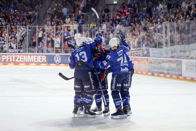 September 25, 2026, xhettx, Penny DEL Ice Hockey, Adler Mannheim vs. Krefeld Pinguine—celebration of the 2-0 goal by Jérémie Poirier of Adler Mannheim, 54
