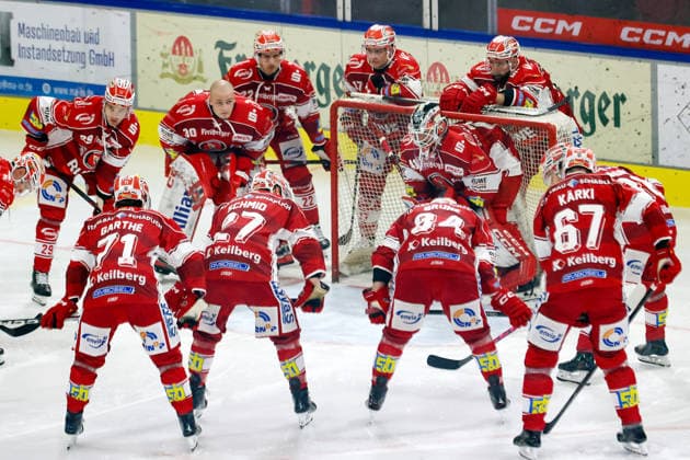 Sahnpark Crimmitschau, September 25, 2026; 2026–27 Season; Ice Hockey; 2nd Bundesliga; Regular Season; Game 3; Saxony Ice Rink; Eispiraten; Dresdner Eislöwen; Eispiraten before the start of the game; Crimmitschau, Saxony, Germany