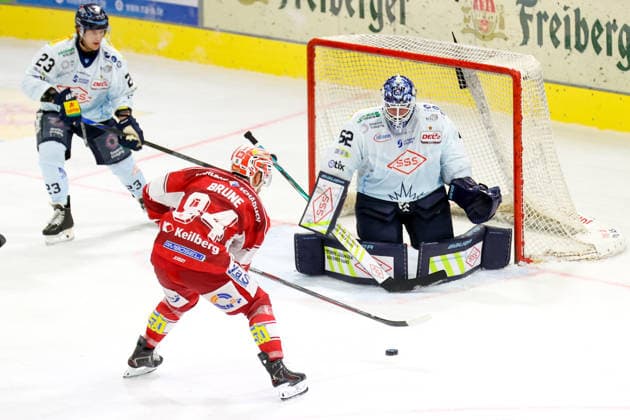 Sahnpark Crimmitschau, September 25, 2026; 2026–27 Season; Ice Hockey; 2nd Bundesliga; Regular Season; Game 3; Saxony Ice Arena; Eispiraten; Eispiraten vs. Dresdner Eislöwen; Louis Brune; EPC falls short here against Janick Schwendener; Dresden; Crimmitschau Saxony Germany