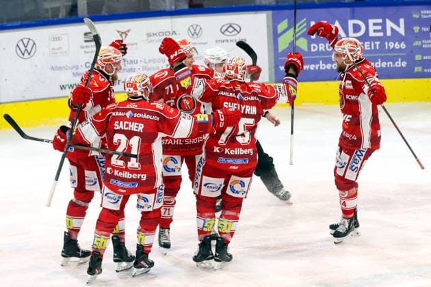 Sahnpark Crimmitschau, September 25, 2026; 2026–27 Season; Ice Hockey; 2nd Bundesliga; Regular Season; Game 3; Sachsen Ice Arena; Eispiraten; Eispiraten vs. Dresdner Eislöwen; Noah Garthe (71) scores the 1–0 goal for the EPC Celebrations in Crimmitschau, Saxony, Germany