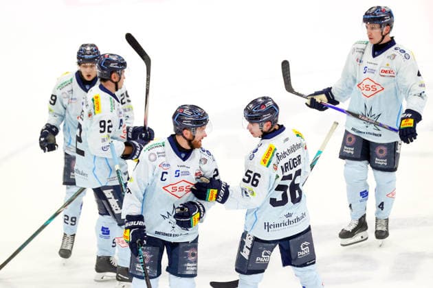 Sahnpark Crimmitschau, September 25, 2026; 2026–27 Season; Ice Hockey; 2nd Bundesliga; Regular Season; Game 3; Saxony Ice Rink; Eispiraten; Dresdner Eislöwen; Dane Fox, captain, talks with Felix Krüger; 56; both from Dresden and Crimmitschau, Saxony, Germany