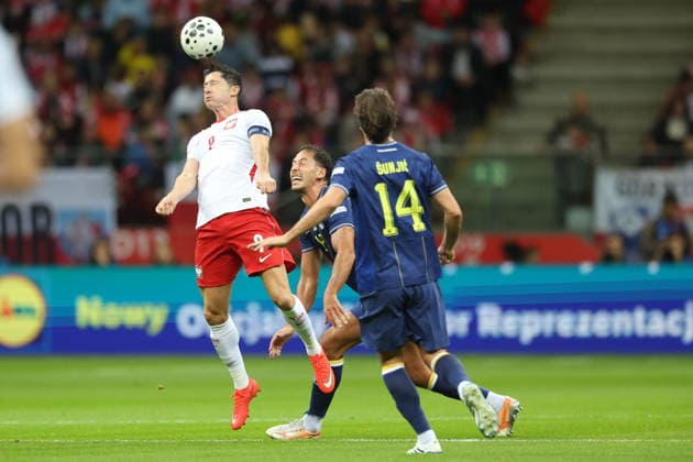 WARSZAWA 25.09.2026 MECZ 1. KOLEJKA GRUPA B4 LIGA NARODOW SEZON 2026 27: POLSKA - BOSNIA I HERCEGOWINA --- UEFA NATIONS LEAGUE FOOTBALL MATCH IN WARSAW: POLAND - BOSNIA AND HERZEGOVINA ROBERT LEWANDOWSKI NIKOLA KATIC FOT. PIOTR KUCZA FOTOPYK NEWSPIX.PL --- newspix.pl 