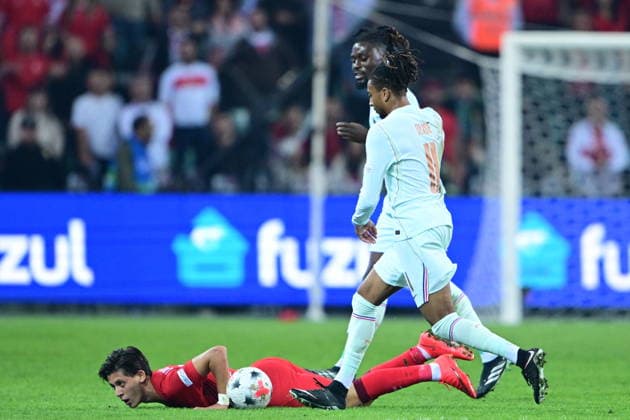 Turkiye v France - UEFA Nations League KOCAELI, TURKIYE - SEPTEMBER 25: Arda Guler (10) of Turkiye in action against Michael Olise (11) of France during the UEFA Nations League A League Group 1 match between Turkiye and France at Kocaeli Stadium in Kocaeli, Turkiye, on September 25, 2026. Abdulhamid Hosbas Anadolu Kocaeli Turkey. Editorial use only. Please get in touch for any other usage.  Copyright: x2026xAnadoluxAbdulhamidxHosbasx
