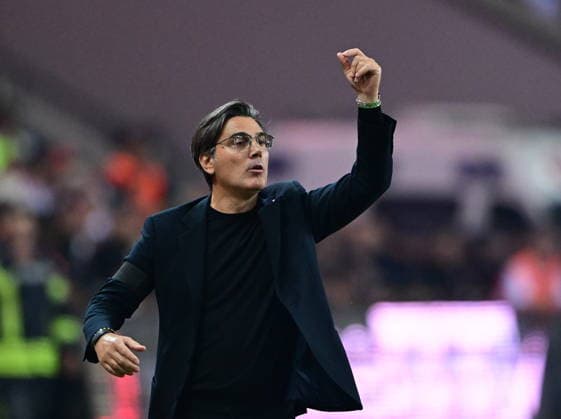 Turkiye v France - UEFA Nations League KOCAELI, TURKIYE - SEPTEMBER 25: Head coach Vincenzo Montella of Turkiye gives tactics to his players during the UEFA Nations League A League Group 1 match between Turkiye and France at Kocaeli Stadium in Kocaeli, Turkiye, on September 25, 2026. Abdülhamid Hosbas Anadolu Kocaeli Turkey. Editorial use only. Please get in touch for any other usage.  Copyright: x2026xAnadoluxAbdülhamidxHoÅübaÅüx