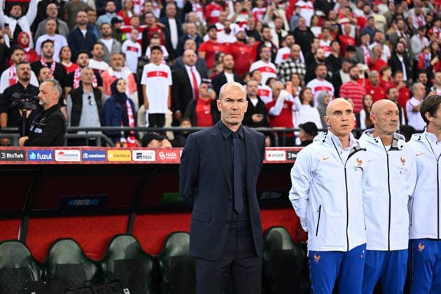 Turkiye v France - UEFA Nations League KOCAELI, TURKIYE - SEPTEMBER 25: France national team, Nationalteam head coach Zinedine Zidane follows the game during the UEFA Nations League A League Group 1 match between Turkiye and France at Kocaeli Stadium in Kocaeli, Turkiye, on September 25, 2026. Oguz Yeter Anadolu Kocaeli Turkey. Editorial use only. Please get in touch for any other usage.  Copyright: x2026xAnadoluxOguzxYeterx