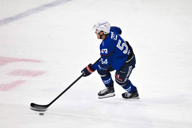 54 POIRIER Jérémie controls the puck GER, Adler Mannheim vs. Krefeld Pinguine, Ice Hockey, PENNY DEL, Matchday 3, 2026–2027 Season, September 25, 2026 GER, Adler Mannheim vs. Krefeld Pinguine, Ice Hockey, PENNY DEL, Matchday 3, 2026–2027 Season, September 25, 2026 Germany Copyright: xEibner-Pressefoto LenaxUllrichx EP_LUH