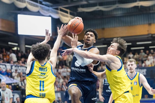 Isaiah Moses Jena, 11, Kostja Mushidi MBC, 10, Kristofer Krause Jena, 36, Syntainics MBC vs. Science City Jena, BBL, Men’s Basketball, 1st Bundesliga, Matchday 2, 2026–27 Season, September 25, 2026, Weißenfels Stadthalle, Saxony-Anhalt, Germany