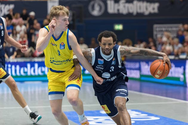 Raphael Falkenthal Jena, 2, DeLonnie Hunt MBC, 3, Syntainics MBC vs. Science City Jena, BBL, Men s Basketball, 1st Bundesliga, Matchday 2, 2026–27 Season, September 25, 2026, Weißenfels Stadthalle, Saxony-Anhalt, Germany