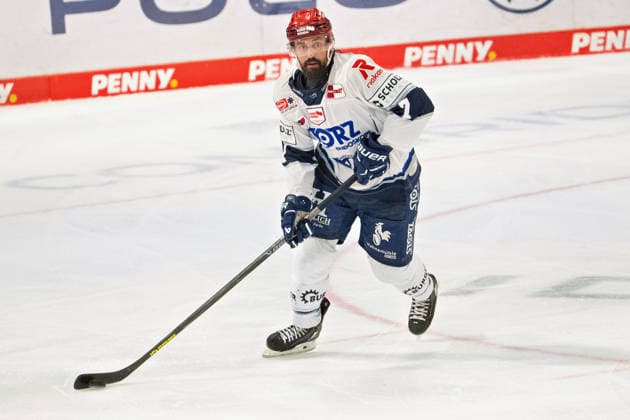 Arkadiusz Dziambor No. 7 Schwenninger Wild Wings GER, Grizzlys Wolfsburg vs. Schwenninger Wild Wings, Ice Hockey, Penny DEL, Week 3, 2026–27 Season, September 25, 2026 GER, Grizzlys Wolfsburg vs. Schwenninger Wild Wings, ice hockey, Penny DEL, Week 3, 2026–27 season, September 25, 2026, Wolfsburg Copyright: xEibner-Pressefoto DanielxREINELTx EP_DRT