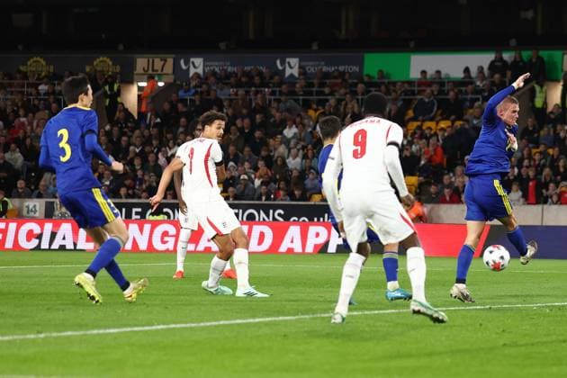 Max Alleyne of England U21, U 21 scores a goal and celebrates 3-2. England U21 v Kazakhstan U21, UEFA European U21 Championship Qualifying, Football, Molineux Stadium, Wolverhampton, UK - 25 Sep 2026Wolverhampton Molineux Stadium United Kingdom  Copyright: xRyanxBrowne Shutterstockx 17169476bo