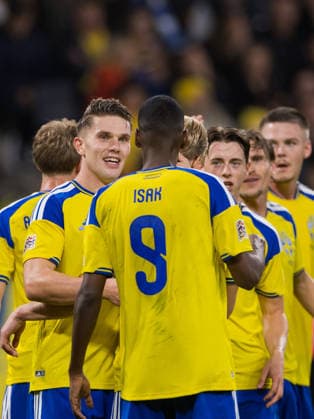 September 25, 2026: Viktor Gyökeres of Sweden celebrates with Alexander Isak after scoring the 2-1 goal during the Nations League soccer match between Sweden and Romania on September 25, 2026 in Stockholm. Photo by Kenta Jönsson, BILDBYRAN COP 210 JM0854 bbeng soccer football fotball Nations League UEFA Nations League Sweden Sweden A Romania  Copyright: KENTAxJÖNSSON BB260925KJ030