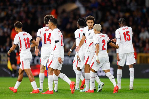 Wolverhampton, England, 25th September 2026. Max Alleyne of England U21, U 21 celebrates with his team mates after scoring a goal to make it 3-2 during the England U21 vs Kazakhstan U21 UEFA European Under-21 Championship Qualifier match at Molineux, Wolverhampton. Picture credit should read: James Baylis Sportimage EDITORIAL USE ONLY. No use with unauthorised audio, video, data, fixture lists, club league logos or live services. Online in-match use limited to 120 images, no video emulation. No use in betting, games or single club league player publications. 018_SPI_JB_U21_ENGLAND_KAZAKHSTAN SPI-5018-0018