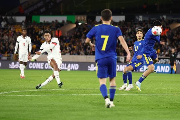 Jobe Bellingham of England U21, U 21 shoots. England U21 v Kazakhstan U21, UEFA European U21 Championship Qualifying, Football, Molineux Stadium, Wolverhampton, UK - 25 Sep 2026Wolverhampton Molineux Stadium United Kingdom  Copyright: xRyanxBrowne Shutterstockx 17169476bt
