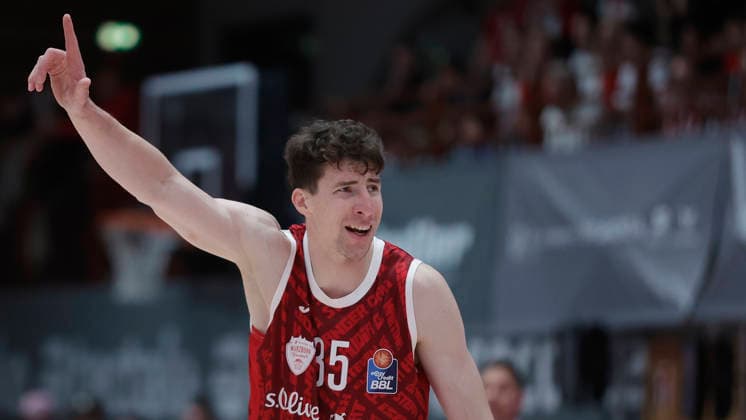 Pictured: Alen Pjanic of the Würzburg Baskets, age 35, giving instructions on September 25, 2026, Fitness First Würzburg Baskets vs. EWE Baskets Oldenburg, easyCredit BBL, Matchday 2, Germany, 97072, tectake Arena Würzburg, Copyright: HMBxMedia xJulienxBecker