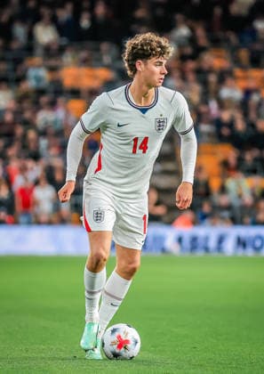 England Under 21 v Kazakhstan Under 21 UEFA EURO, EM, Europameisterschaft,Fussball U21, U 21 2027 Qualifiers Archie Gray of England Under 21 in possession during the UEFA Euro U21 2027 Qualifiers match at Molineux, Wolverhampton 25 09 2026 UK Newspapers OUT Copyright: xBenxCookx FIL-23997-0002