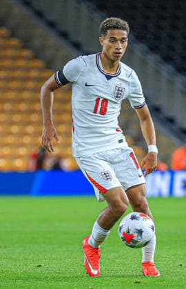 England Under 21 v Kazakhstan Under 21 UEFA EURO, EM, Europameisterschaft,Fussball U21, U 21 2027 Qualifiers Joshua King of England Under 21 in possession during the UEFA Euro U21 2027 Qualifiers match at Molineux, Wolverhampton 25 09 2026 UK Newspapers OUT Copyright: xBenxCookx FIL-23997-0012