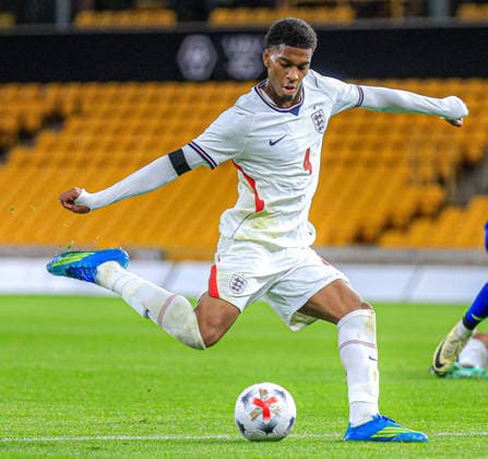 England Under 21 v Kazakhstan Under 21 UEFA EURO, EM, Europameisterschaft,Fussball U21, U 21 2027 Qualifiers Josh Acheampong of England Under 21 has a shot at goal during the UEFA Euro U21 2027 Qualifiers match at Molineux, Wolverhampton 25 09 2026 UK Newspapers OUT Copyright: xBenxCookx FIL-23997-0014