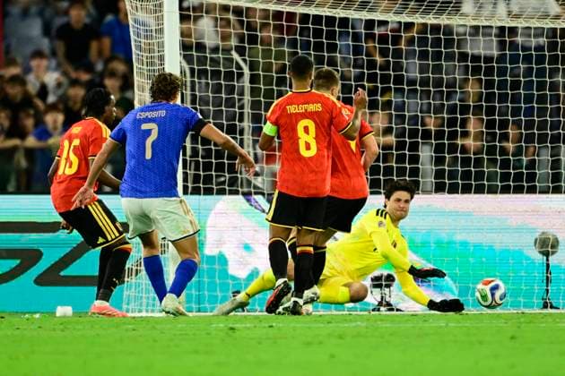 Italy v Belgium - UEFA Nations League 2026 ROME, ITALY - SEPTEMBER 25 : Lammens Senne goalkeeper of Belgium during the UEFA Nations League tournament league phase matchday 1 group A1 match between Italy and Belgium on September 25, 2026 in Rome, Italy, 25 09 2026 Rome Italy  Copyright: xJanxDexMeuleneirx