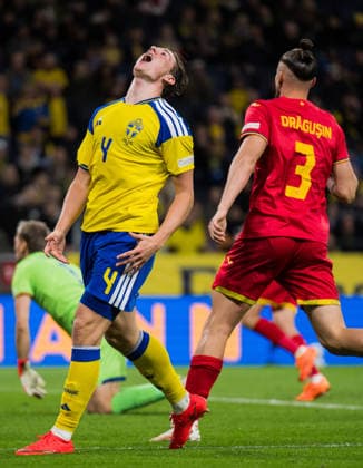 September 25, 2026: Elliot Stroud of Sweden looks dejected during the Nations League soccer match between Sweden and Romania on September 25, 2026 in Stockholm. Photo by Emma Wallskog, BILDBYRAN, code EW JM0854 bbeng soccer football fotball Nations League UEFA Nations League Sweden Sweden A Romania  Copyright: EMMAxWALLSKOG BB260925EW043