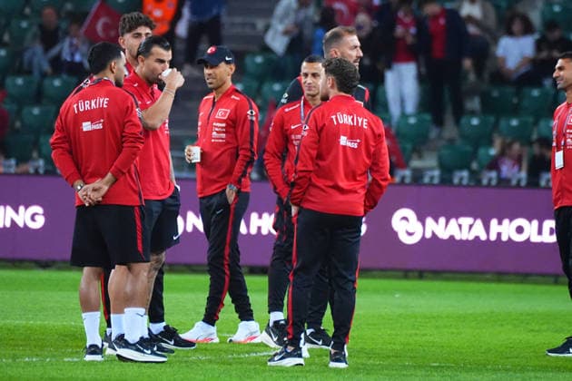 KOCAELI , TURKEY , SEPTEMBER 25 : Players of Turkey during the UEFA Nations A League Group 1 match between Turkey and France at Kocaeli Turca Stadium on September 25, 2026 , in Kocaeli Turkey . ( Photo by Seskimphoto ) Kocaeli TURKEY Kocaeli TURKEY Copyright: xSeskimphotox Turkiye-France-2509 (6)