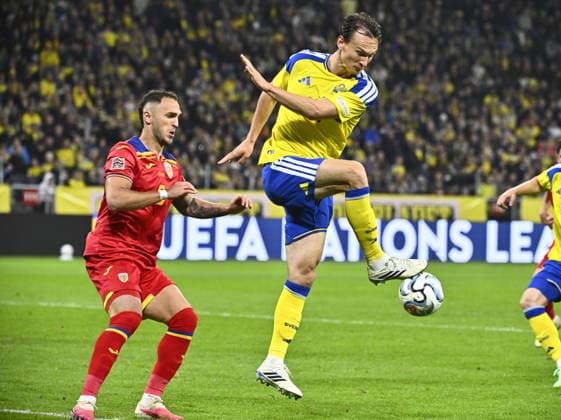 STOCKHOLM, SWEDEN 20260925 Sweden s Hjalmar Ekdal and Romania s Virgil Ghi?a left the field during the Nations League soccer match, League B Group 4, between Sweden and Romania at Strawberry Arena, Stockholm, Sweden, on September 25, 2026 STOCKHOLM, SWEDEN x10090x  Copyright: xClaudioxBresciani TTx NATIONS LEAGUE SWEDEN-ROMANIA