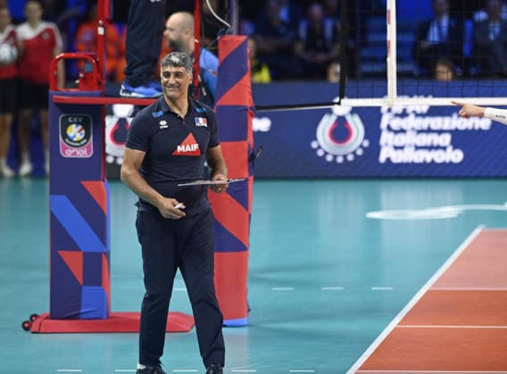 foto IPP Di Mauro Andrea Assago(milano) 25 09 2026 CEV euro volley europei di pallavolo maschile semifinale Francia vs Finlandia nella foto : Andrea Giani allenatore francia italy ITALY  Copyright: xR4924_italyphotopressx