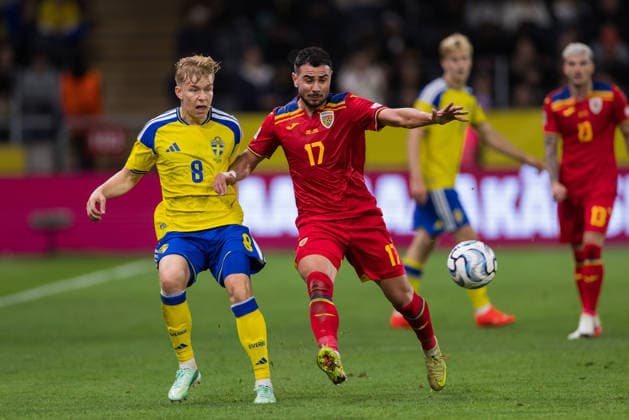 September 25, 2026: Daniel Svensson of Sweden and Vladimir Screciu of Romania during the Nations League soccer match between Sweden and Romania on September 25, 2026 in Stockholm. Photo by Kenta Jönsson, BILDBYRAN COP 210 JM0854 bbeng soccer football fotball Nations League UEFA Nations League Sweden Sweden A Romania Romania  Copyright: KENTAxJÖNSSON BB260925KJ055
