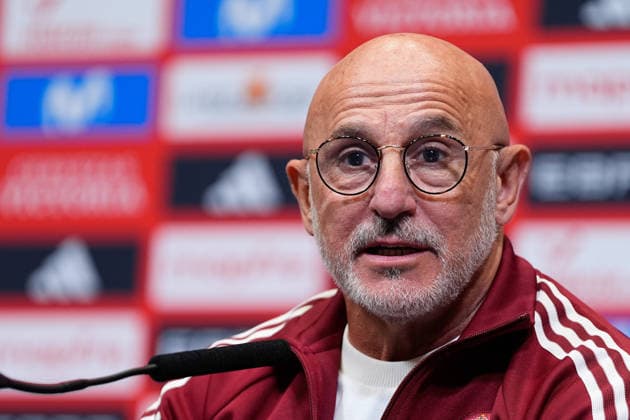 September 25, 2026, London, London, England: Luis de la Fuente, head coach of Spain, attends a press conference, PK, Pressekonferenz ahead of the UEFA Nations League 2026 27 match against England at Wembley Stadium on September 25, 2026, in London, England. London England - ZUMAa181 20260925_zaa_a181_059 Copyright: xDennisxAgyemanx