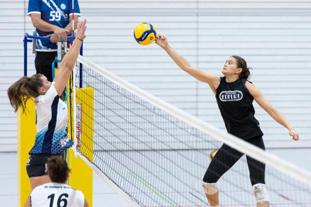 Exhibition Match: Schwarz Weiss Erfurt vs. VCO Dresden, Erfurt, September 25, 2026; Zoe Albert (10, VCO Dresden) vs. Alix de Micheli (15, Schwarz Weiss Erfurt); Exhibition Match: Schwarz Weiss Erfurt vs. VCO Dresden, Riethsporthalle, Erfurt, September 25, 2026 Copyright: xBEAUTIFULxSPORTS Duehringx
