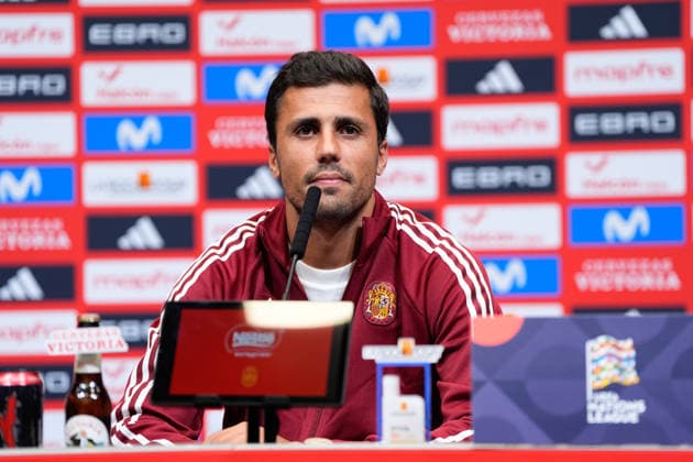 September 25, 2026, London, London, England: Rodri Hernandez of Spain attends a press conference, PK, Pressekonferenz ahead of the UEFA Nations League 2026 27 match against England at Wembley Stadium on September 25, 2026, in London, England. London England - ZUMAa181 20260925_zaa_a181_109 Copyright: xDennisxAgyemanx
