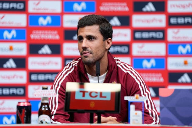September 25, 2026, London, London, England: Rodri Hernandez of Spain attends a press conference, PK, Pressekonferenz ahead of the UEFA Nations League 2026 27 match against England at Wembley Stadium on September 25, 2026, in London, England. London England - ZUMAa181 20260925_zaa_a181_117 Copyright: xDennisxAgyemanx