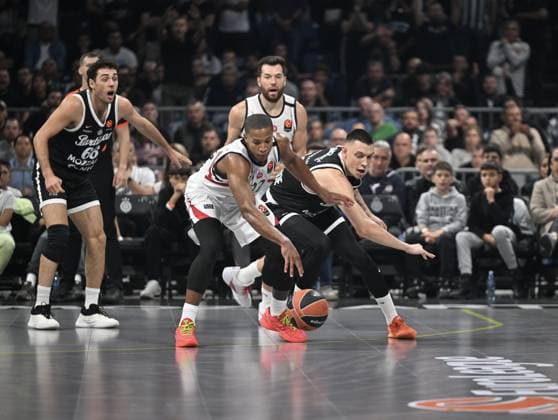 Partizan Mozzart Bet Belgrade v Armani Olimpia Milan - Euroleague BELGRADE, SERBIA - SEPTEMBER 25: Players in action during the Euroleague Basketball Regular Season Round 1 game between Partizan Mozzart Bet Belgrade and Armani Olimpia Milan at Belgrade Arena on September 25, 2026 in Belgrade, Serbia. Filip Stevanovic Anadolu Belgrade Serbia. Editorial use only. Please get in touch for any other usage.  Copyright: x2026xAnadoluxFilipxStevanovicx