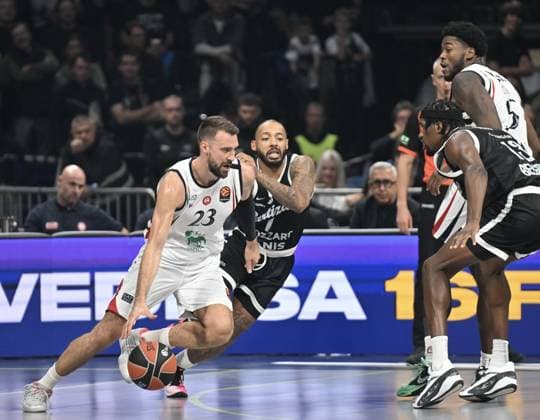 Partizan Mozzart Bet Belgrade v Armani Olimpia Milan - Euroleague BELGRADE, SERBIA - SEPTEMBER 25: Players in action during the Euroleague Basketball Regular Season Round 1 game between Partizan Mozzart Bet Belgrade and Armani Olimpia Milan at Belgrade Arena on September 25, 2026 in Belgrade, Serbia. Filip Stevanovic Anadolu Belgrade Serbia. Editorial use only. Please get in touch for any other usage.  Copyright: x2026xAnadoluxFilipxStevanovicx