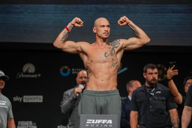 Zuffa Boxing 11 Fisher vs Pirotton Ceremonial Weigh-In LONDON, ENGLAND - SEPTEMBER 25: Cesar Mateo Tapia steps onto the scale during the Ceremonial Weigh-In at Zuffa Boxing 11 Fisher vs Pirotton at Copper Box Arena on September 25th, 2026 in London, England (Photo by Torbjorn Tande PXImages) London Copper Box Arena England Copyright: xTorbjornxTandex