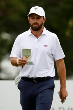MEDINAH, IL - SEPTEMBER 25: Cameron Young of the United States checks his yardage book as he walks onto the No. 7 tee box during the Friday Foursomes session of the Presidents Cup, September 25, 2026, at Medinah Country Club in Medinah, Illinois. (Photo by Matthew Maxey Icon Sportswire) GOLF: SEP 25 Presidents Cup EDITORIAL USE ONLY Icon260925036