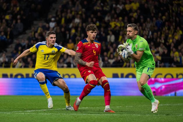 September 25, 2026: Viktor Gyökeres of Sweden against Andrei CoubiÈ™ and goalkeeper IonuÈ› Radu of Romania during the Nations League soccer match between Sweden and Romania on September 25, 2026, in Stockholm. Photo by Emma Wallskog. BILDBYRAN code EW JM0854 bbeng soccer football fotball Nations League UEFA Nations League Sweden Sweden A Romania  Copyright: EMMAxWALLSKOG BB260925EW100