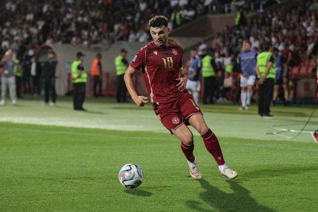 Eduard Spertsyan of Armenia runs with the ball during the UEFA Nations League match between Armenia and Latvia at the Vazgen Sargsyan Republican Stadium in Yerevan, Armenia, on September 25, 2026. Yerevan Vazgen Sargsyan Republican Stadium, Charents street, Kentron, Yerevan, 0070, Armenia Armenia Copyright: xArturxStabulnieksx 1681339