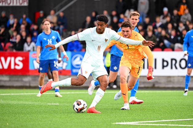 Iceland v France - Euro U21, U 21 2027 - Qualifications Senny MAYULU of France U21 and Lukas Petersson of Iceland U21 during Euro U21 2027 Qualifications match between Iceland and France at Throttarvollur on September 25, 2026 in Reykjavik, Iceland. Reykjavik Iceland  Copyright: xSandraxRuhautx 776567071