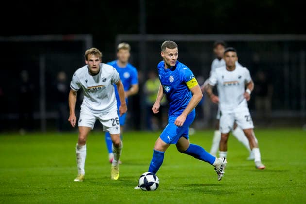 Marcel Carl, FC Astoria, 9, captain, on the ball, action, game scene, September 25, 2026, Walldorf, Germany, soccer, Regionalliga Südwest, FC Astoria Walldorf vs. SV Sandhausen xozx